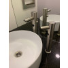Sanela - Automatický nerezový stojánkový dávkovač mýdla, nádržka na mýdlo 1 l, 230 V AC
